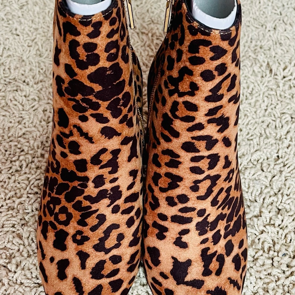 Women's Side Zip Chunky Heel Leopard Ankle Boots Size 6 - Picture 2 of 6